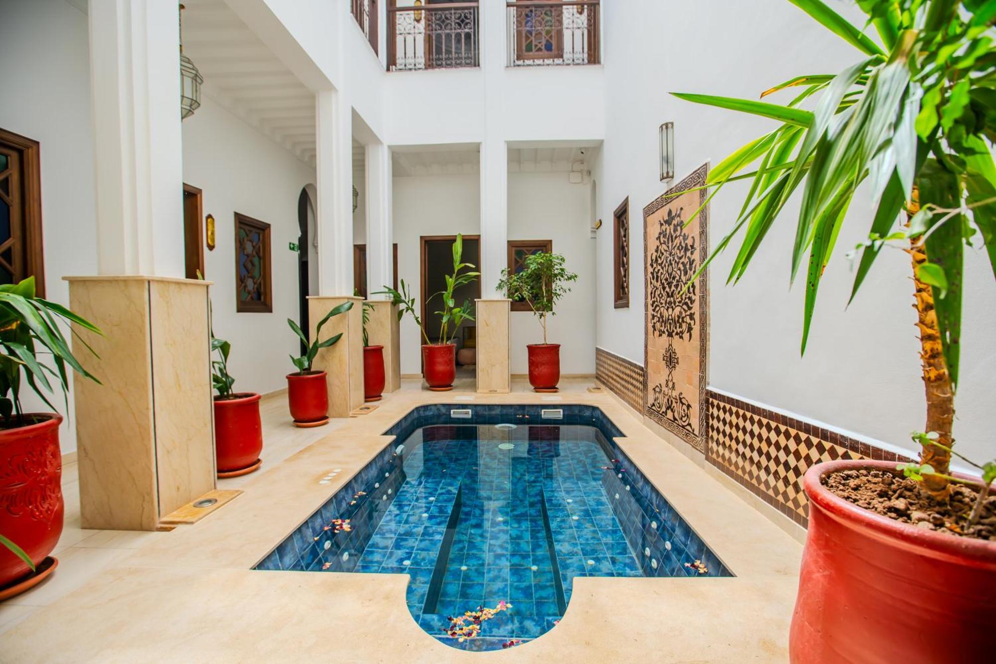 Casa de hóspedes Mandana & *